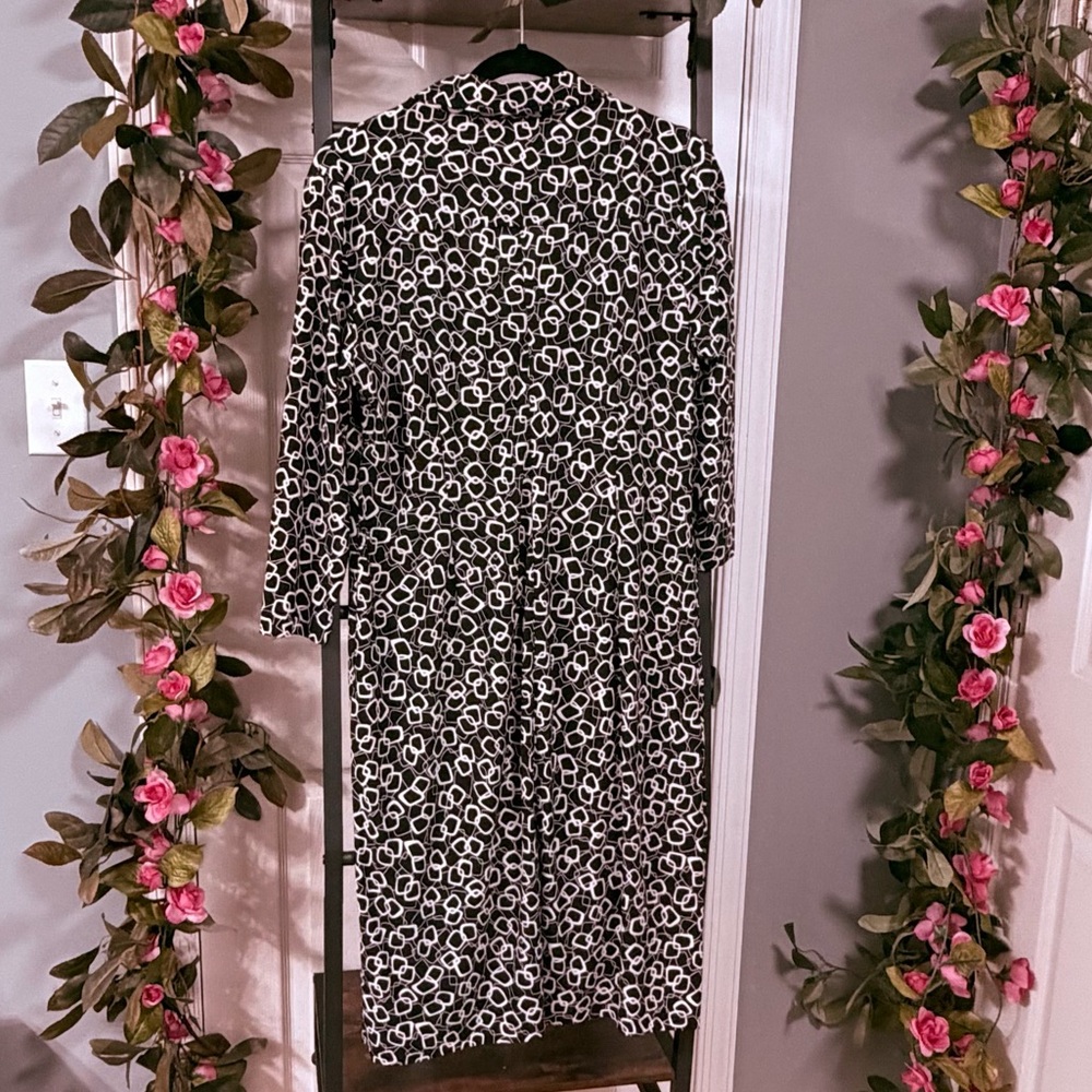 Chaps V-neck wrap 3/4 sleeves tie waist abstract geometric print Dress - Picture 13 of 15